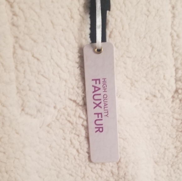 Love Tree Faux Fur Sherpa 3/4 Zip Pull Over Jacket Size Medium - Picture 4 of 6